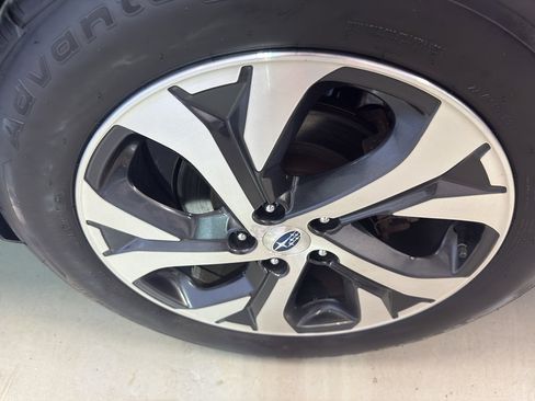 Used 2020 Subaru Outback Limited image 34