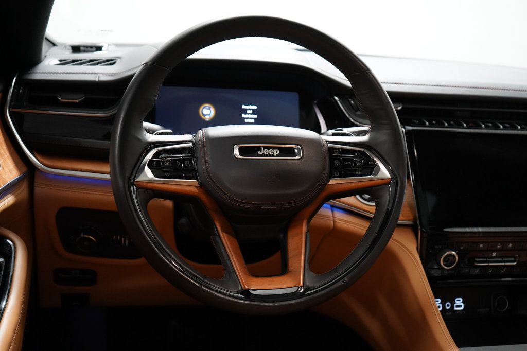 Certified 2025 Jeep Grand Cherokee L Summit AWD/4WD image 12