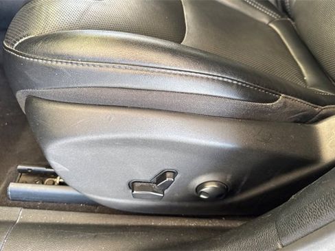 Used 2023 Jeep Cherokee Altitude Lux image 13