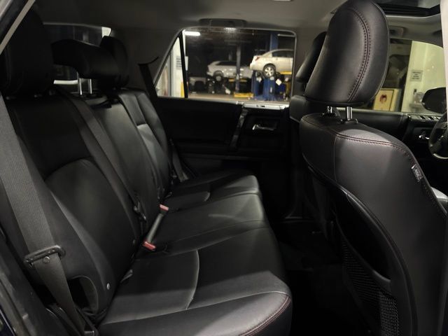 Used 2021 Toyota 4Runner Venture w/ Moonroof Package AWD/4WD image 36