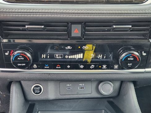 Certified 2022 Nissan Rogue SL w/ SL Premium Package image 22