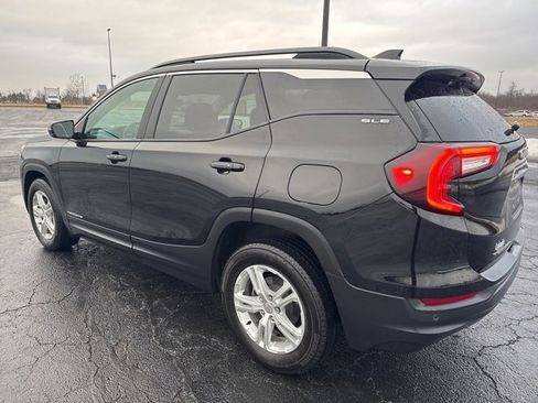 Used 2022 GMC Terrain SLE w/ Driver Convenience Package image 6