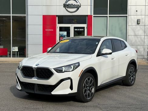 Used 2025 BMW X2 xDrive28i AWD/4WD image 1