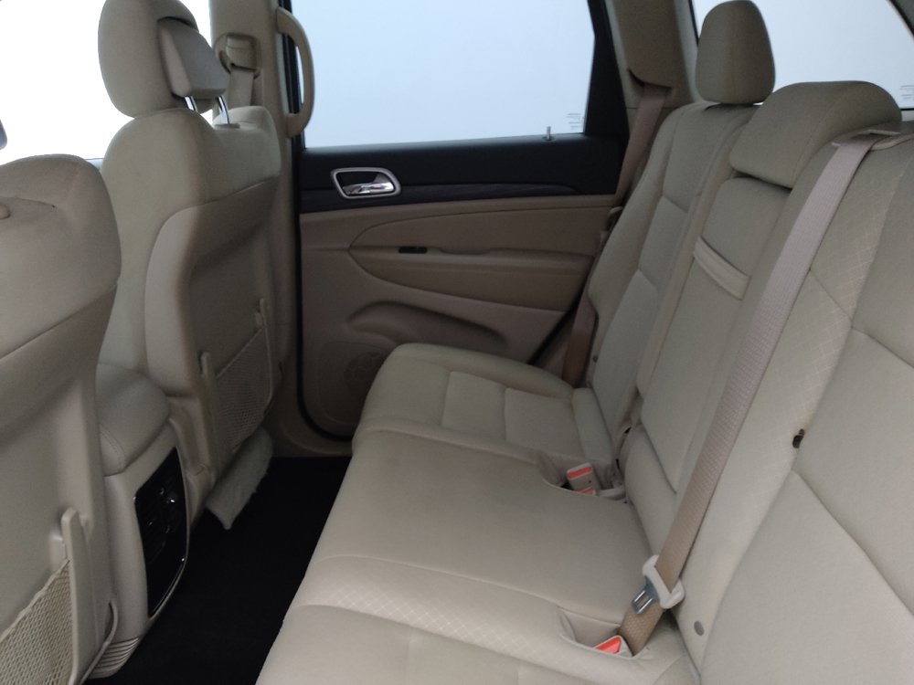 Used 2022 Jeep Grand Cherokee Laredo E AWD/4WD image 18