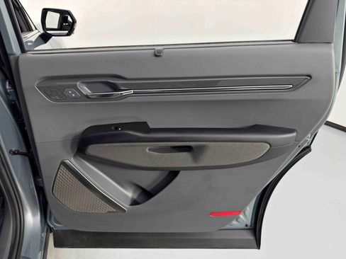 Used 2024 Kia EV9 Land image 50