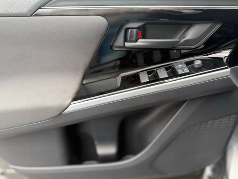 Used 2024 Subaru Solterra Premium image 15