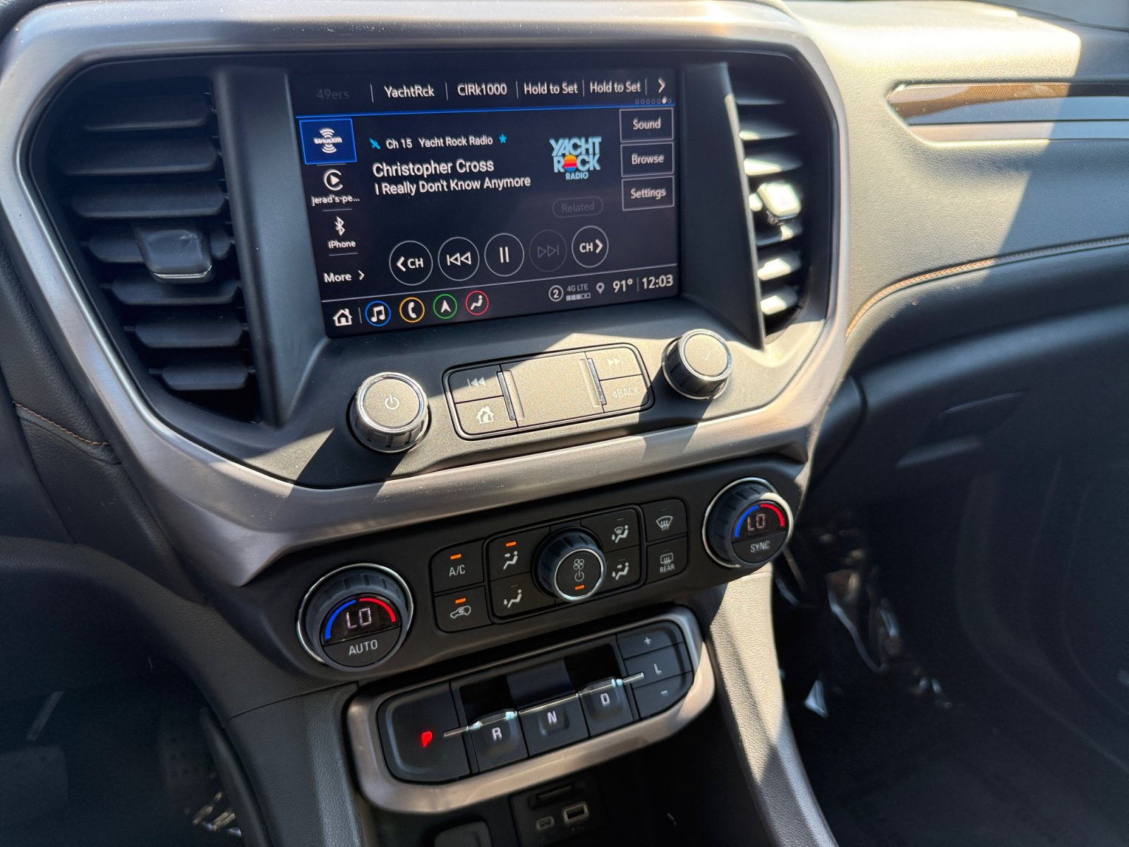 Used 2022 GMC Acadia AT4 w/ Technology Package AWD/4WD image 12