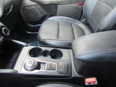 Used 2022 Ford Escape SEL image 37