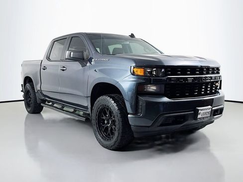 Used 2019 Chevrolet Silverado 1500 Custom w/ Custom Value Package image 3