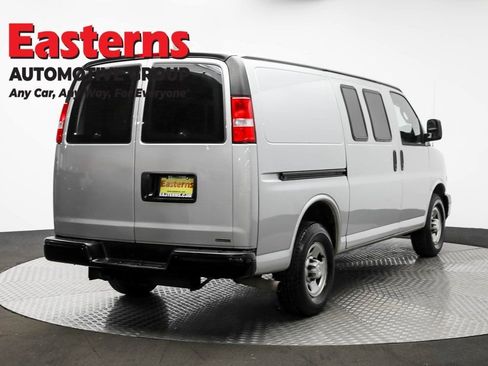 Used 2018 Chevrolet Express 2500 w/ Enhanced Convenience Package image 5