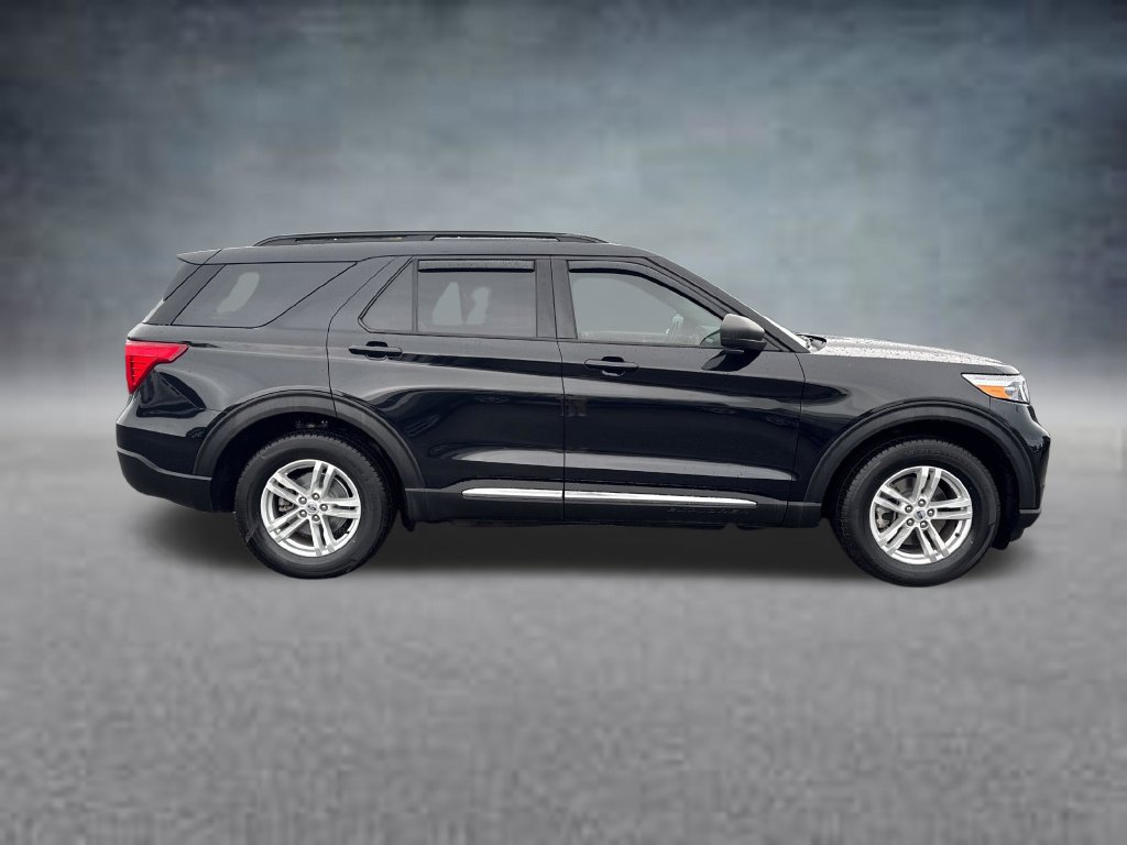 Used 2021 Ford Explorer XLT w/ Equipment Group 202A AWD/4WD image 5