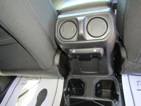 Used 2022 Jeep Gladiator Sport AWD/4WD image 21