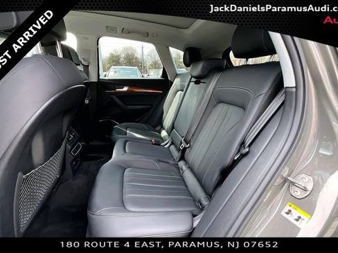 Used 2023 Audi Q5 2.0T Premium w/ Convenience Package image 18