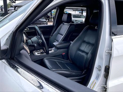 Used 2016 Jeep Grand Cherokee Limited w/ Trailer Tow Group IV AWD/4WD image 7