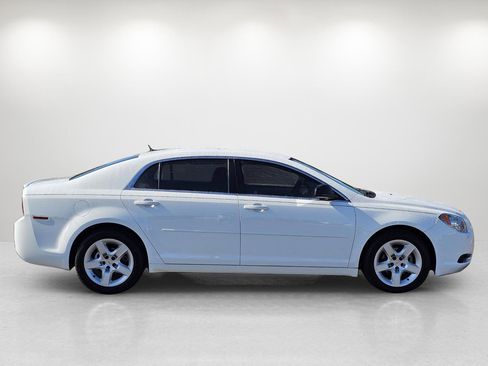 Used 2011 Chevrolet Malibu LS image 4