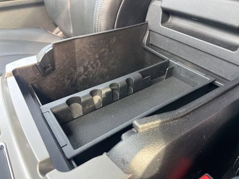 Certified 2019 Ford F150 Lariat w/ Equipment Group 502A Luxury image 18