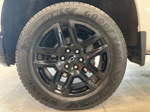 Used 2021 Chevrolet Silverado 1500 LT Trail Boss w/ Convenience Package II image 9