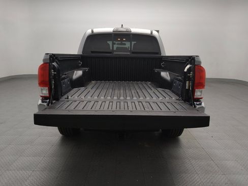 Used 2016 Toyota Tacoma SR5 w/ Towing Package image 29