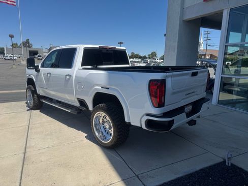 Used 2022 GMC Sierra 3500 Denali AWD/4WD image 3