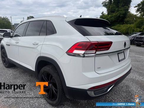 Used 2023 Volkswagen Atlas Cross Sport SE w/ Panoramic Sunroof Package FWD image 3