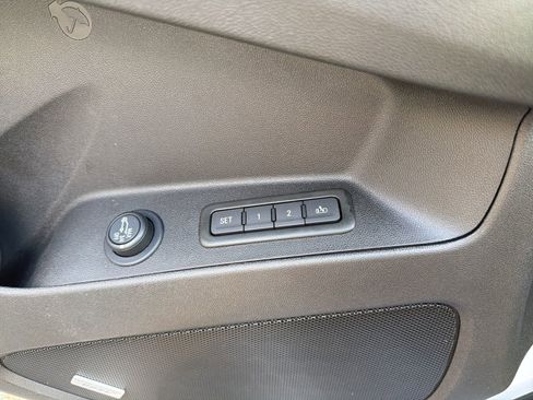 Used 2024 Chevrolet Equinox Premier image 20