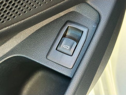 Used 2019 BMW 330i Sedan w/ Premium Package image 15