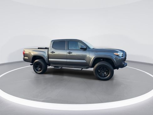 Used 2018 Toyota Tacoma SR5 image 10