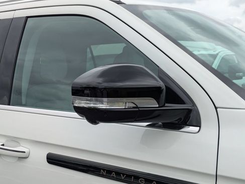 New 2026 Lincoln Navigator L Black Label AWD/4WD image 12