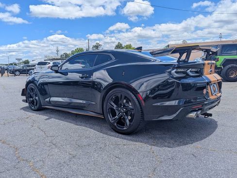 Used 2023 Chevrolet Camaro LT RWD image 7