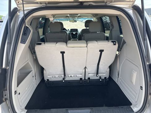Used 2012 Chrysler Town & Country Touring w/ Entertainment Group #1 FWD image 14