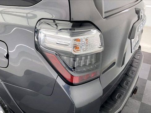 Used 2016 Toyota 4Runner SR5 AWD/4WD image 30