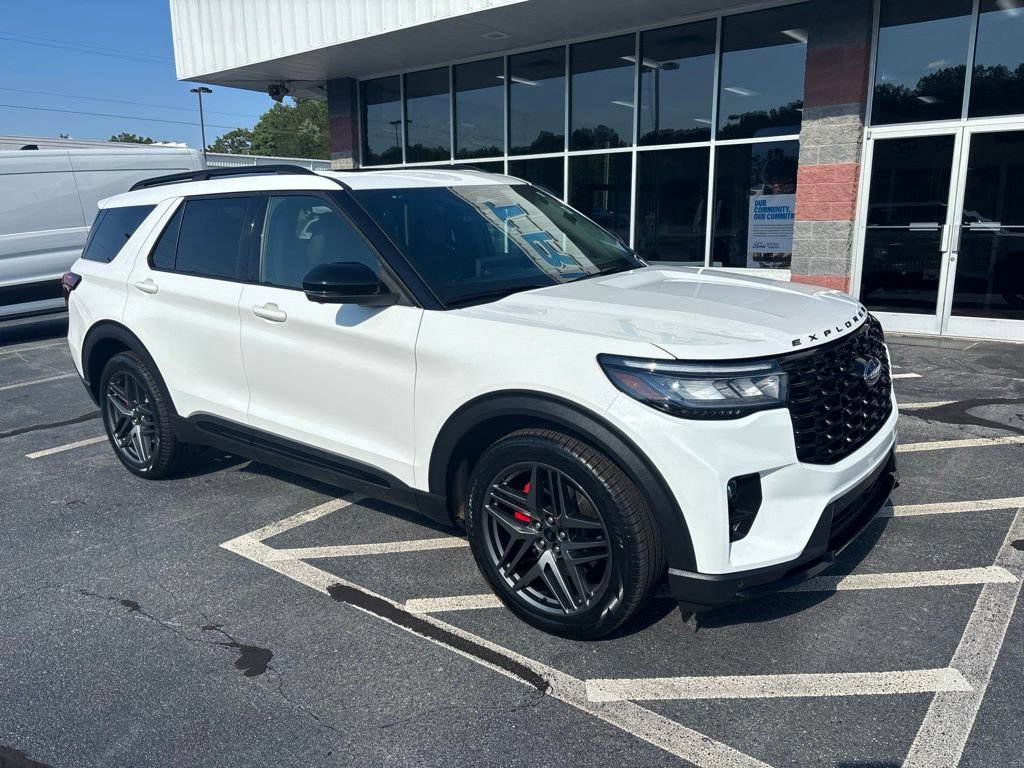 Used 2025 Ford Explorer ST AWD/4WD image 4