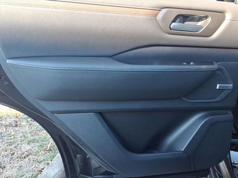 New 2026 Nissan Armada SL w/ Captain's Chari Seat Package AWD/4WD image 8