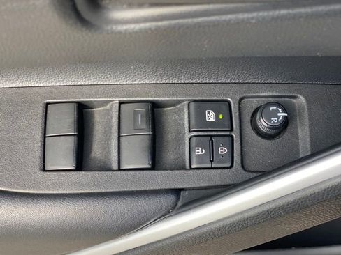 Used 2022 Toyota Corolla Cross LE FWD image 15