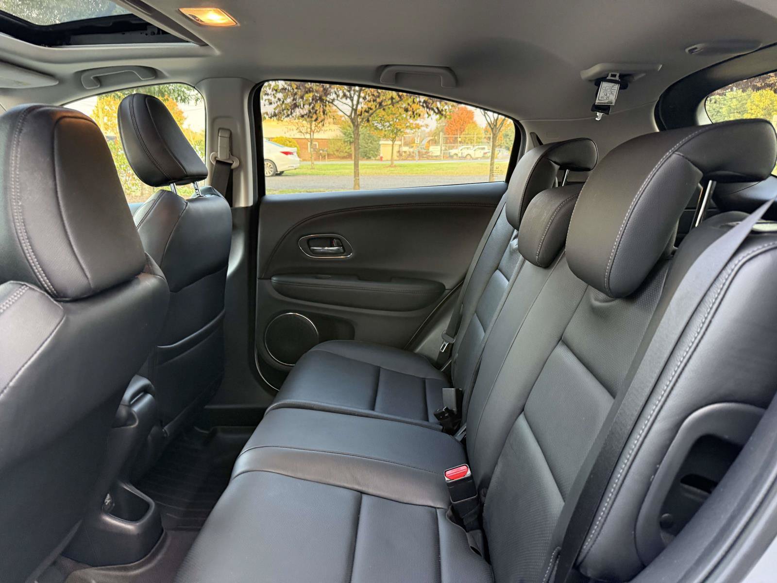 Used 2020 Honda HR-V Touring image 16