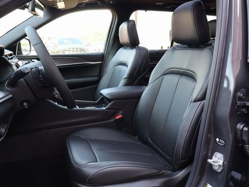 New 2025 Jeep Grand Cherokee Limited w/ Luxury Tech Group II image 12