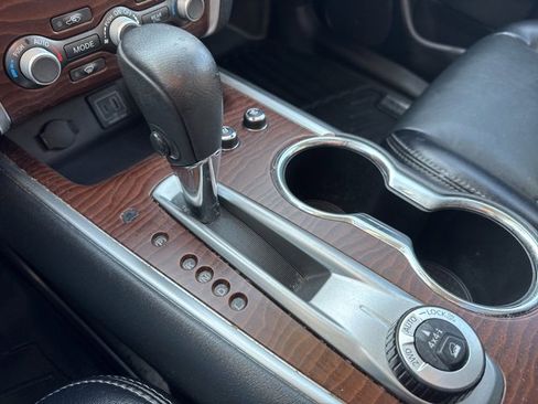 Used 2019 Nissan Pathfinder Platinum image 14