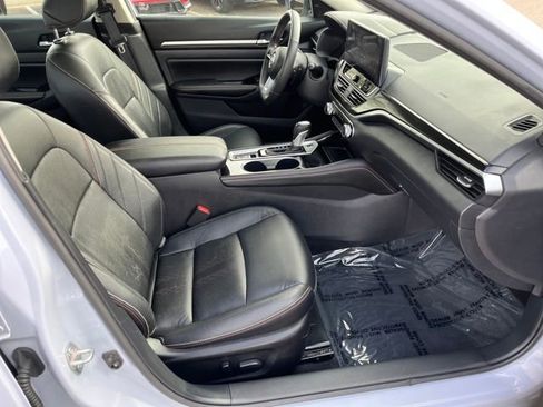Used 2024 Nissan Altima 2.5 SR w/ SR Premium Package image 15