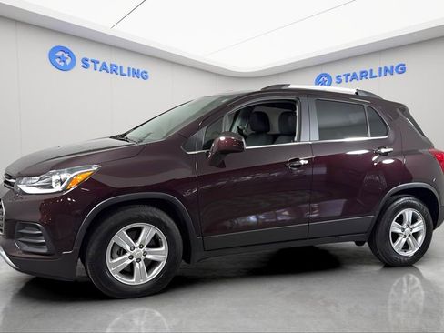 Used 2020 Chevrolet Trax LT w/ Driver Confidence Package image 2