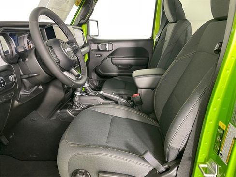 New 2025 Jeep Gladiator Sport image 2