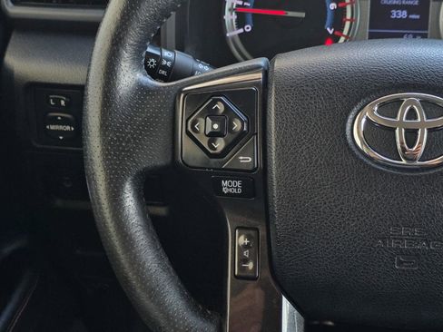 Used 2018 Toyota 4Runner TRD Off-Road Premium AWD/4WD image 20