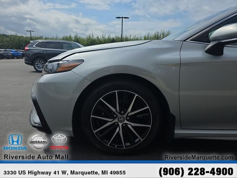 Used 2023 Toyota Camry SE AWD/4WD image 11