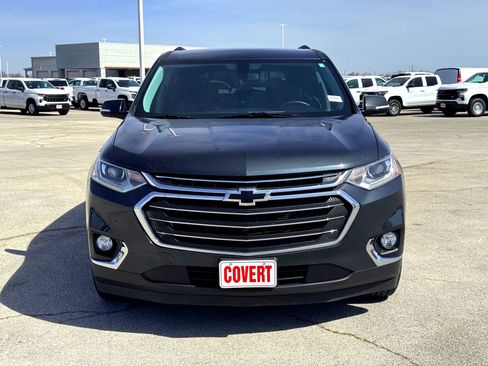 Used 2020 Chevrolet Traverse LT image 3