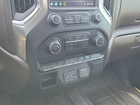 Used 2019 Chevrolet Silverado 1500 LT RWD image 17