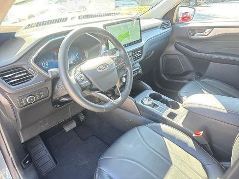 Certified 2025 Ford Escape Platinum w/ Premium Technology Package image 6