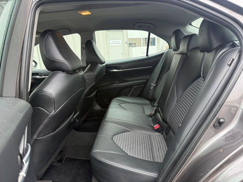 Used 2024 Toyota Camry SE image 11
