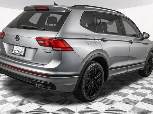 Used 2022 Volkswagen Tiguan SE R-Line image 13