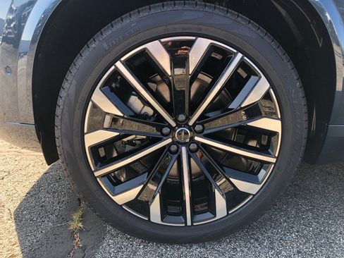 New 2026 Volvo XC90 B6 Plus w/ Protection Package Premier image 9