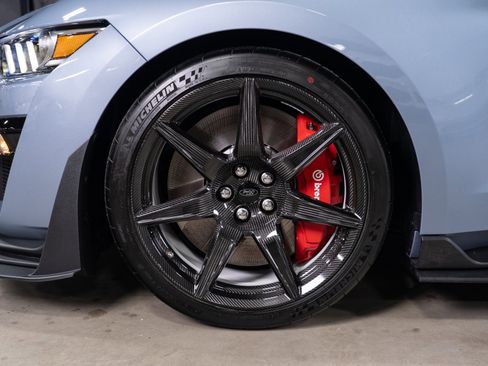 Used 2022 Ford Mustang Shelby GT500 w/ Carbon Fiber Track Pack image 2