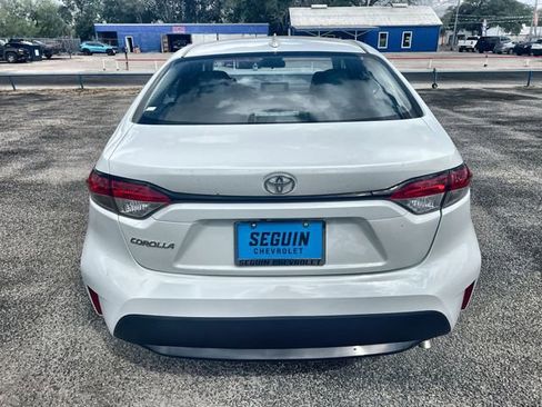Used 2025 Toyota Corolla LE FWD image 30